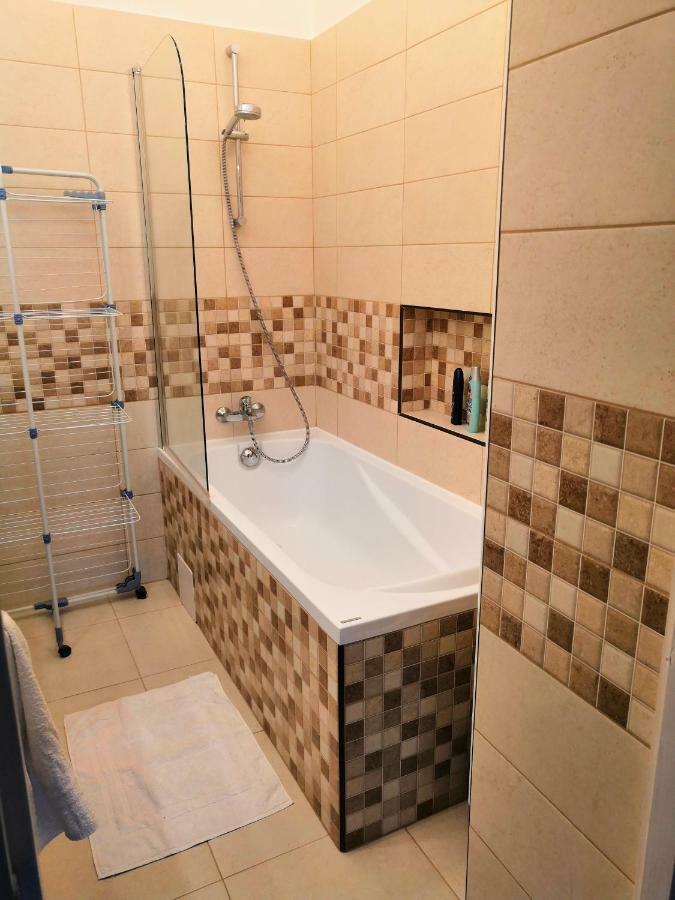 Ancsi Apartmant Kecskemét Exteriör bild